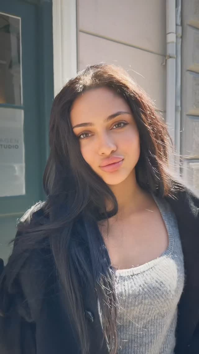 Post 5 by Aya Bella on Instagram (video)