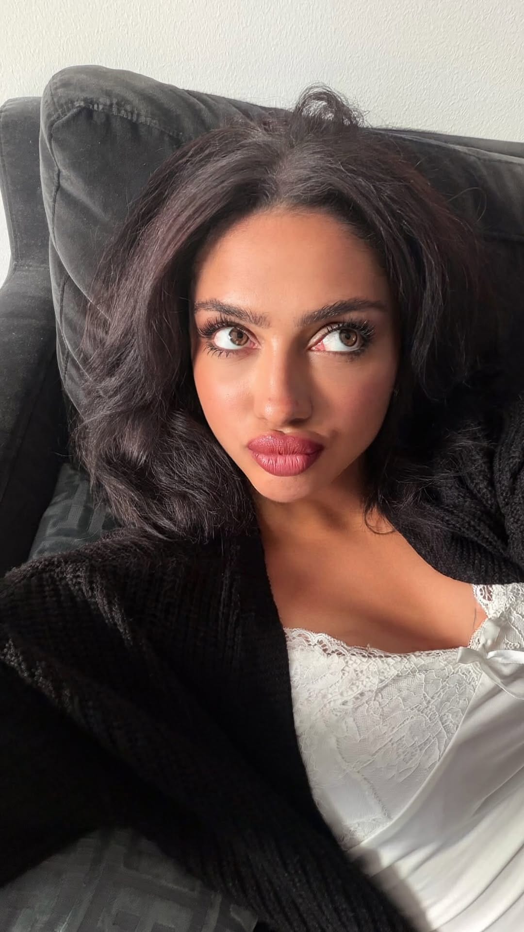 Post 1 by Aya Bella on Instagram (video)