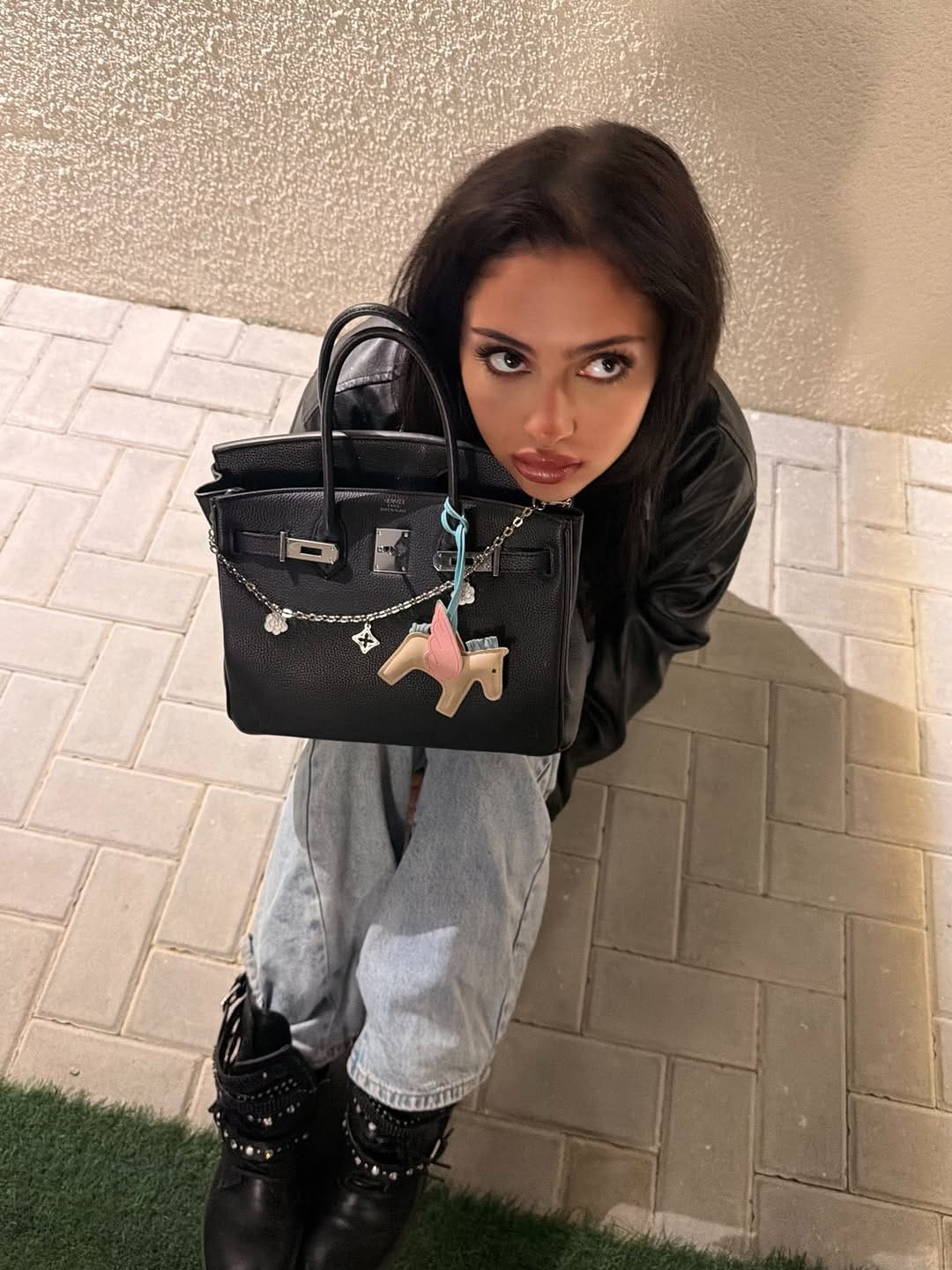 Post 8 by Aya Bella on Instagram (carousel)