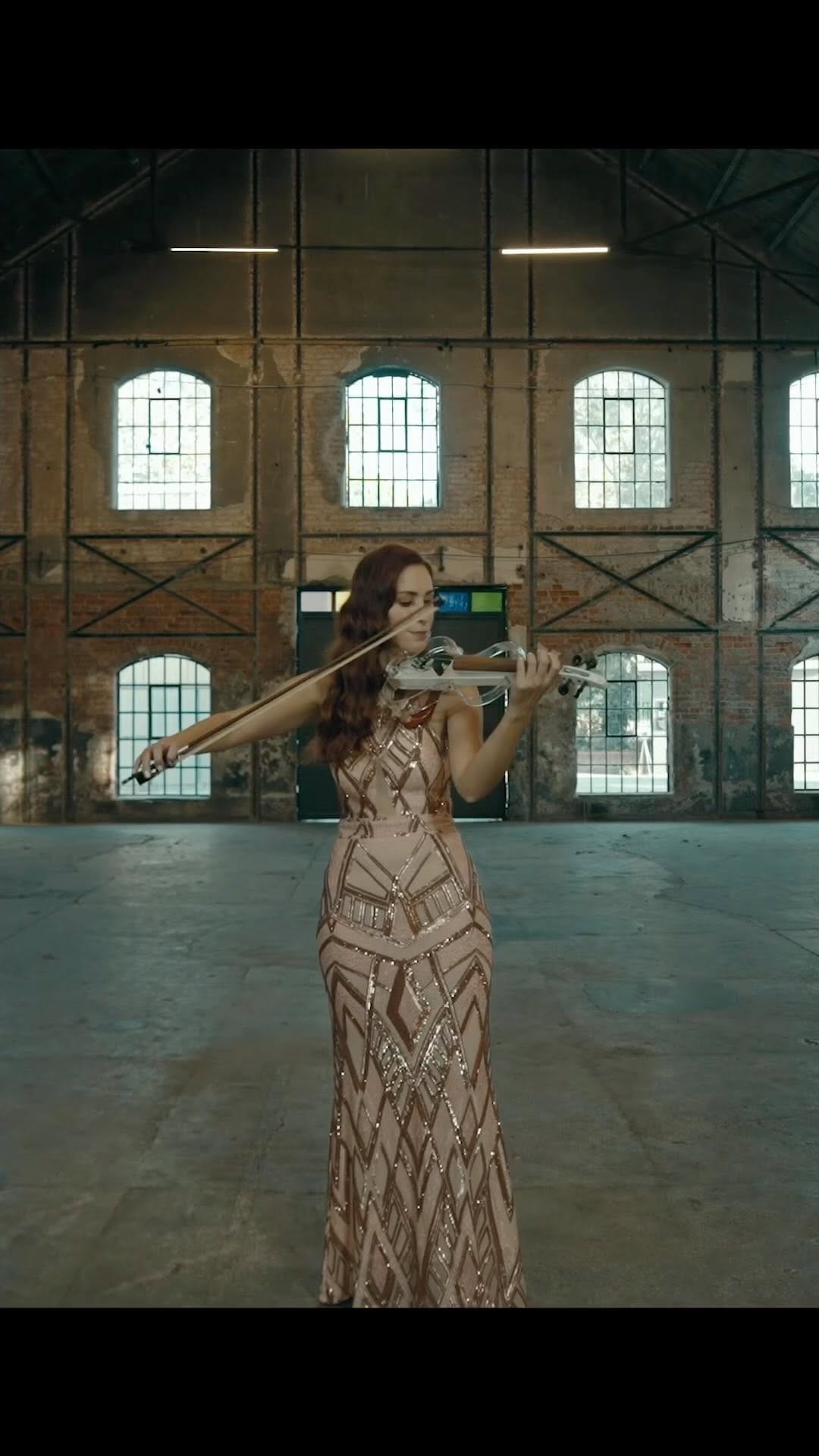 Post 10 by Ezgi Türdü on Instagram (video)