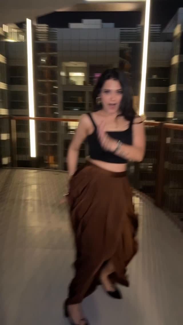 Post 1 by Jaya Lalla on Instagram (video)