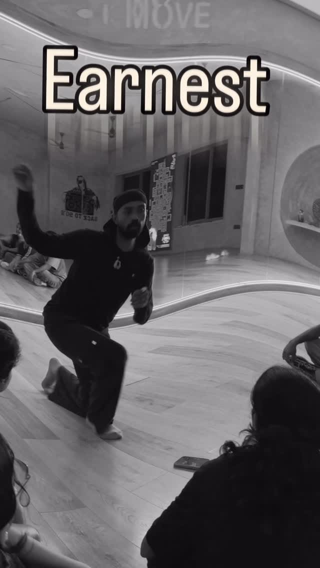 Post 2 by 𝐊-𝐒𝐐𝐔𝐀𝐃 𝐃𝐀𝐍𝐂𝐄 𝐒𝐓𝐔𝐃𝐈𝐎 on Instagram (video)