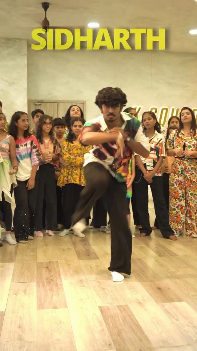 Post 7 by 𝐊-𝐒𝐐𝐔𝐀𝐃 𝐃𝐀𝐍𝐂𝐄 𝐒𝐓𝐔𝐃𝐈𝐎 on Instagram (video)