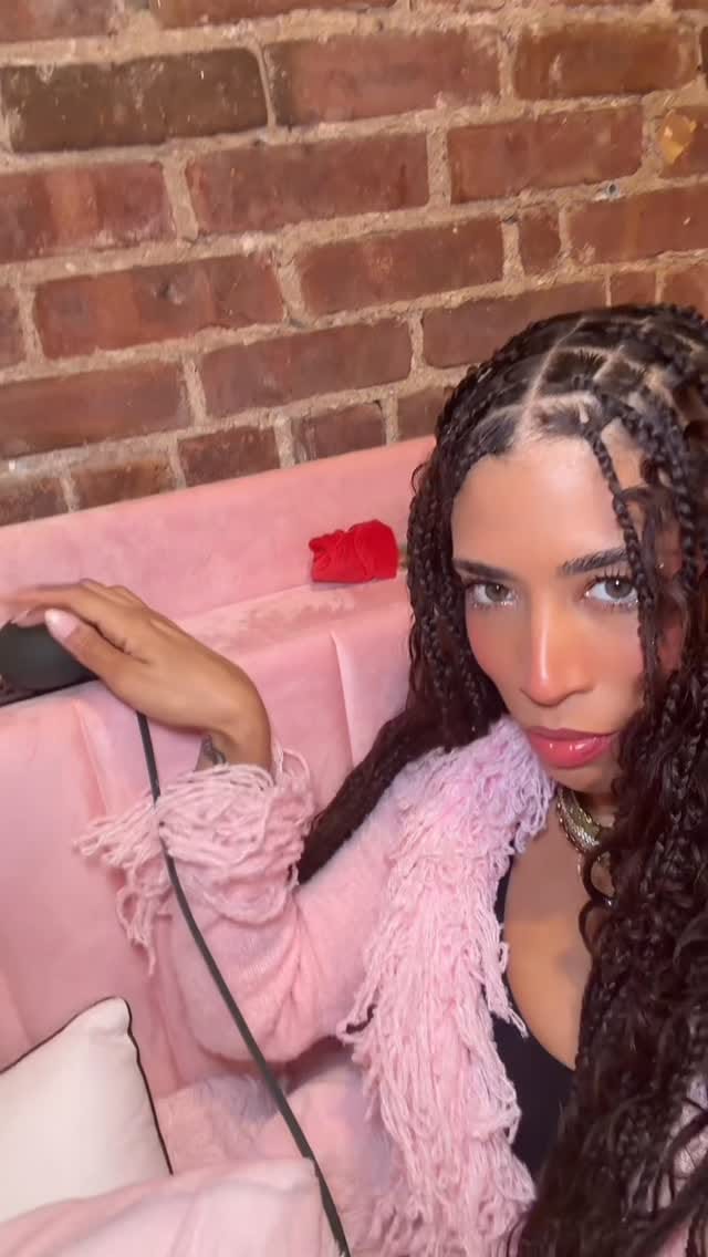 Post 7 by Bryanna Smith on Instagram (video)