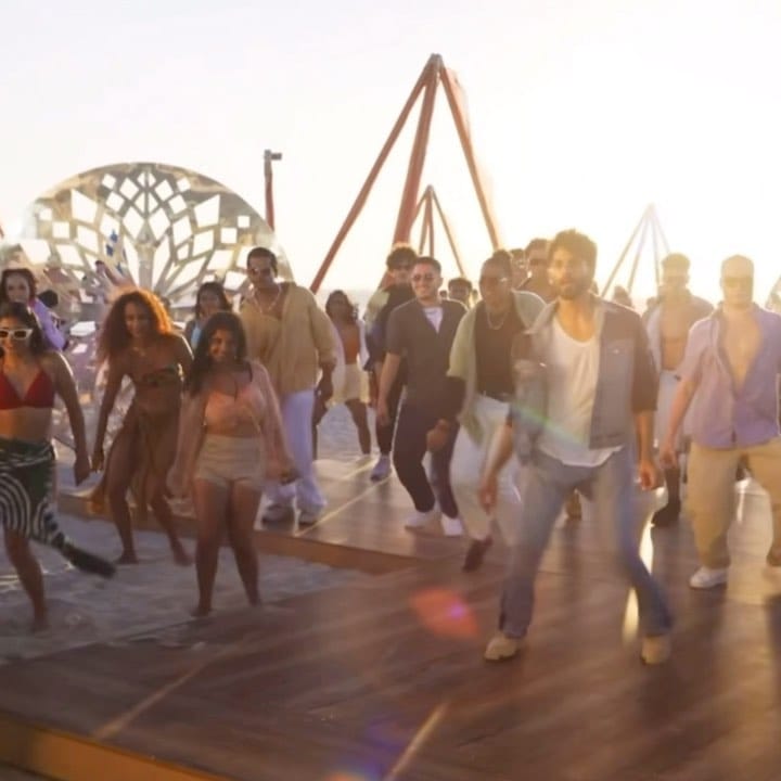 Post 10 by Khushi Garg on Instagram (video)