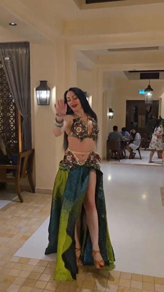 Post 2 by @alisa_bellydance on Instagram (video)
