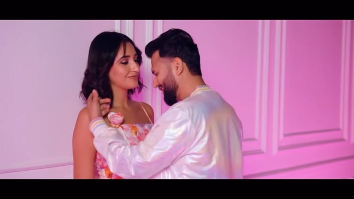 Post 10 by FAIZAAN SAEED MUSIC | SINGER | DUBAI on Instagram (video)