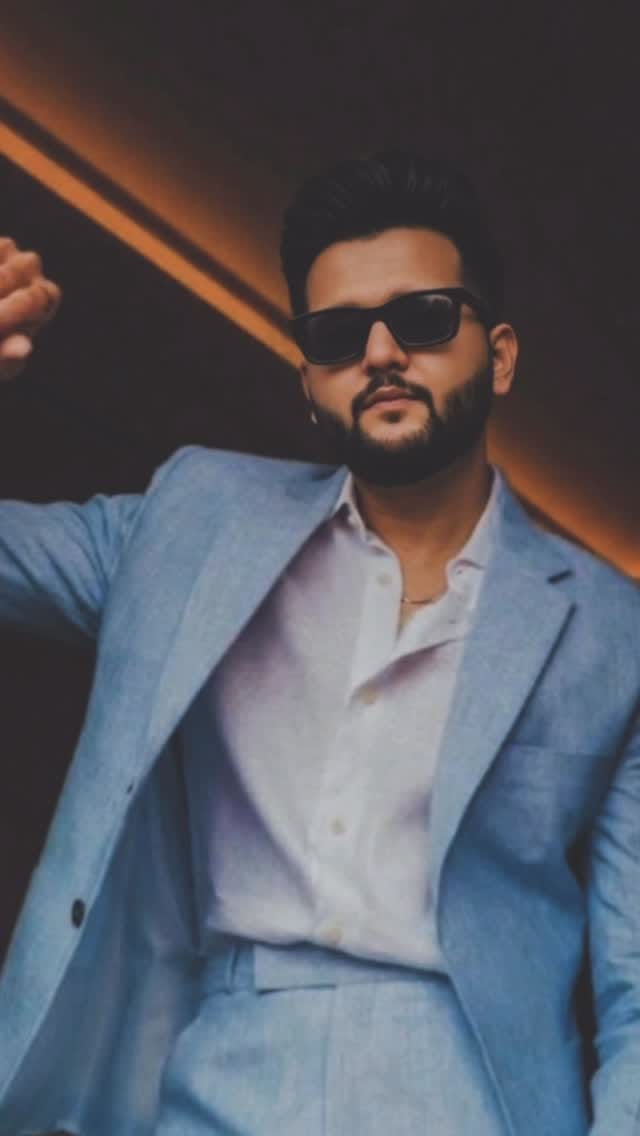 Post 1 by FAIZAAN SAEED MUSIC | SINGER | DUBAI on Instagram (video)