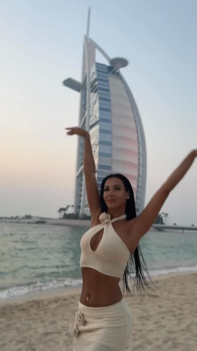 Post 3 by Aspi Bellydancer on Instagram (video)