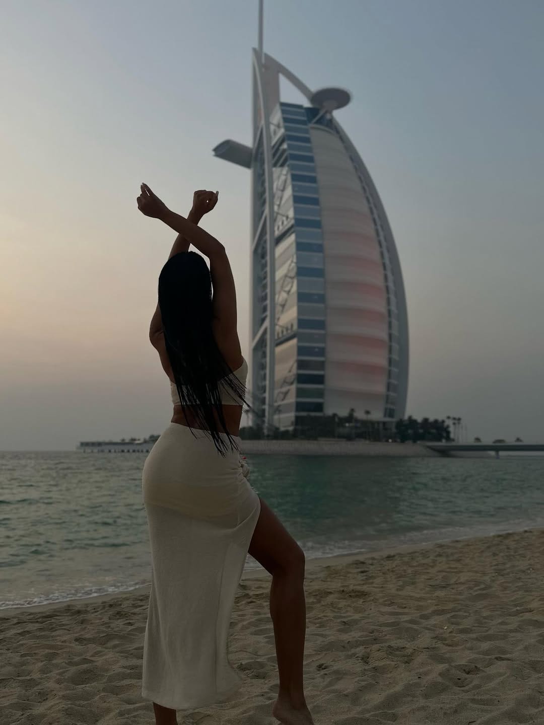 Post 1 by Aspi Bellydancer on Instagram (carousel)
