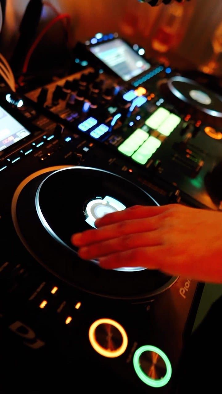 Post 5 by Joe Lang on Instagram (video)