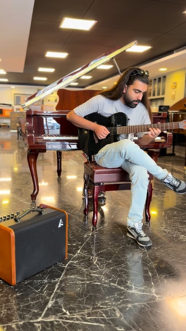 Post 3 by پيانو باربَد on Instagram (video)