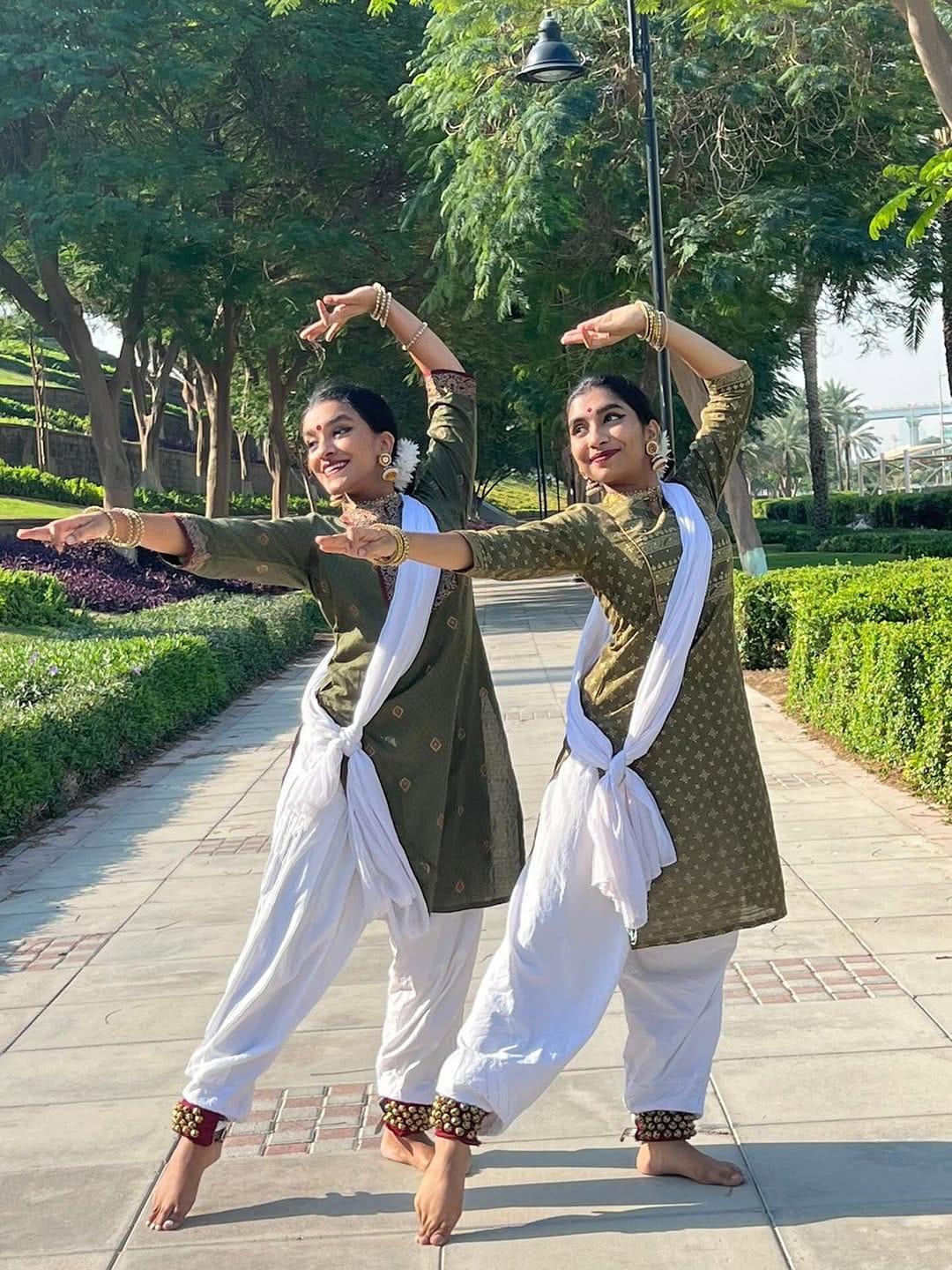 Post 5 by Nidhi and Neha on Instagram (image)