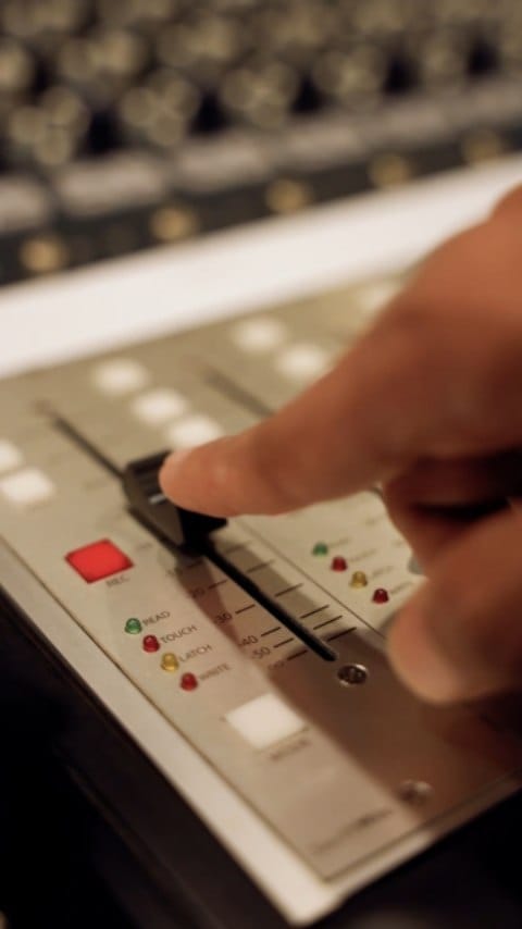 Post 10 by Firdaus Studio on Instagram (video)