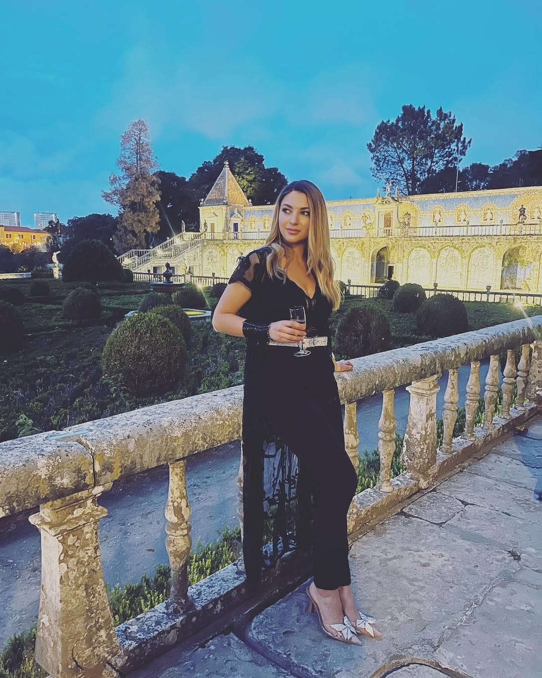 Post 8 by Marina Belinska on Instagram (carousel)