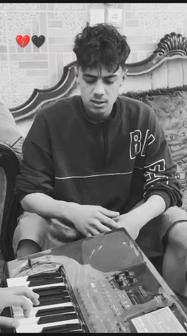 Post 2 by Hasani qadami | امیرحسن قدمی 🎤 on Instagram (video)