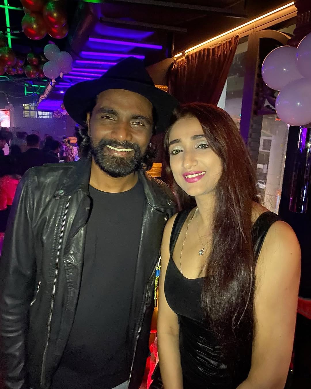 Post 10 by Heenaa Kapadia on Instagram (image)