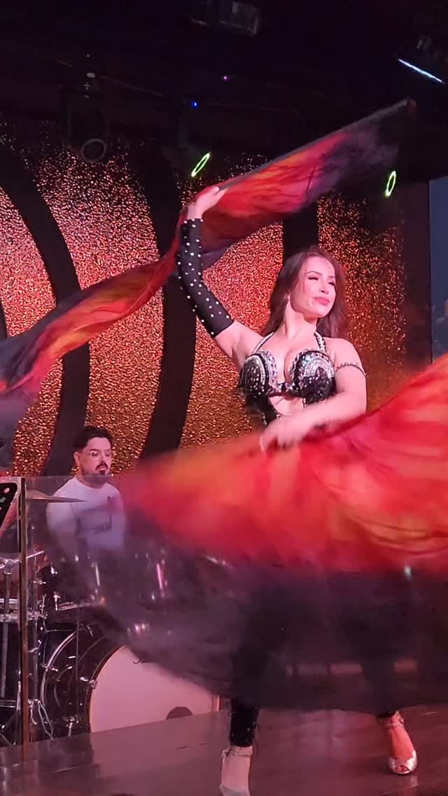 Post 5 by Giovanna Argenta on Instagram (video)
