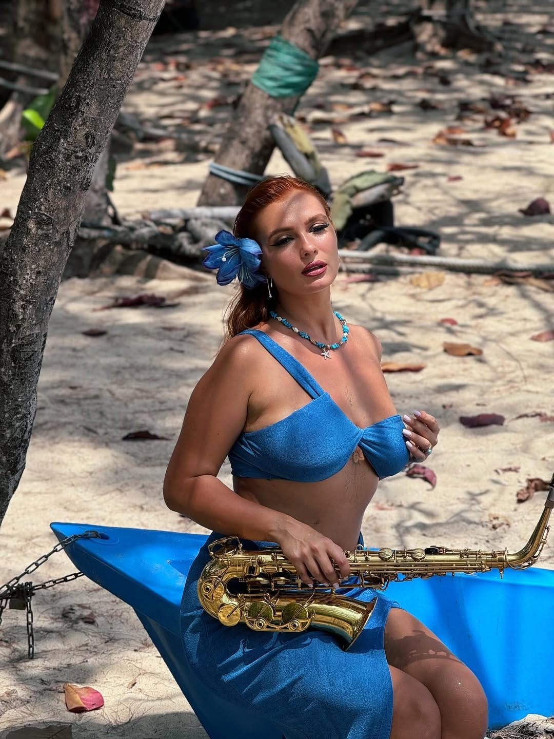 Post 5 by Madam Saxozavr👒🎷🦖 on Instagram (carousel)