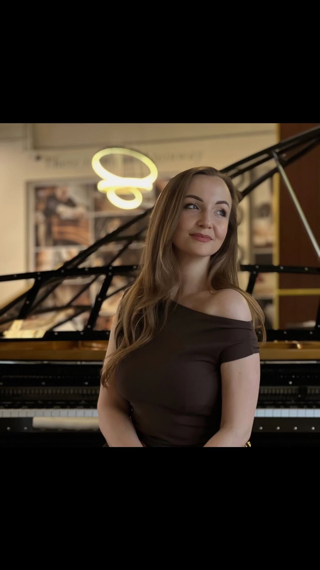 Post 4 by Kristina Pianist Dubai 🎹🎼 on Instagram (video)