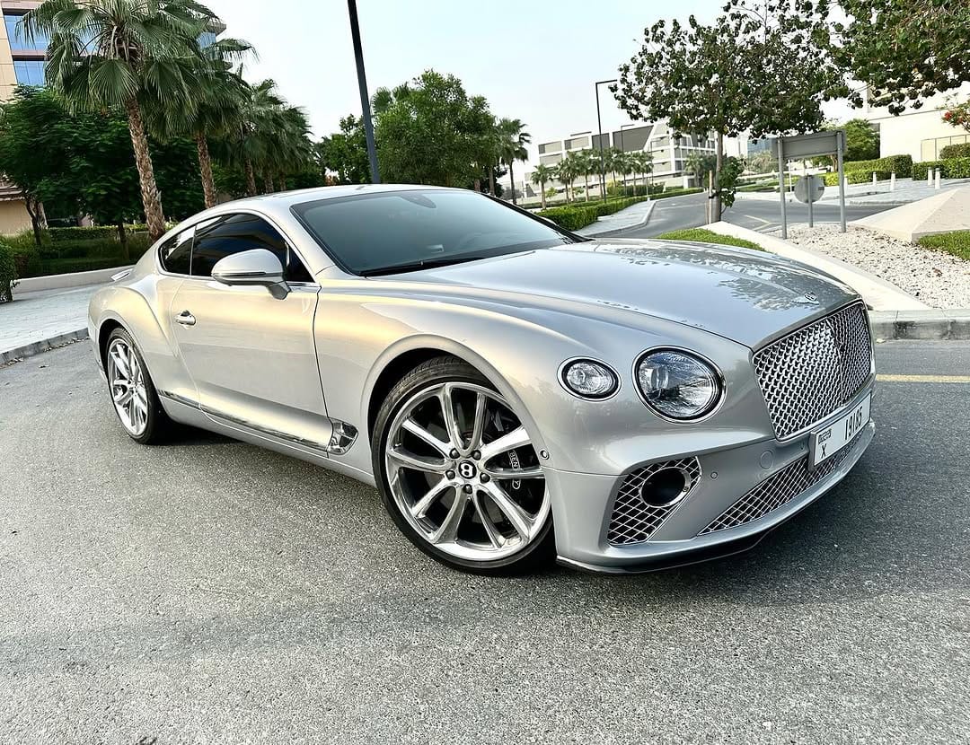Post 8 by ♻️Buy Sell Exchange CARS🚘and Watches🕰️ on Instagram (carousel)