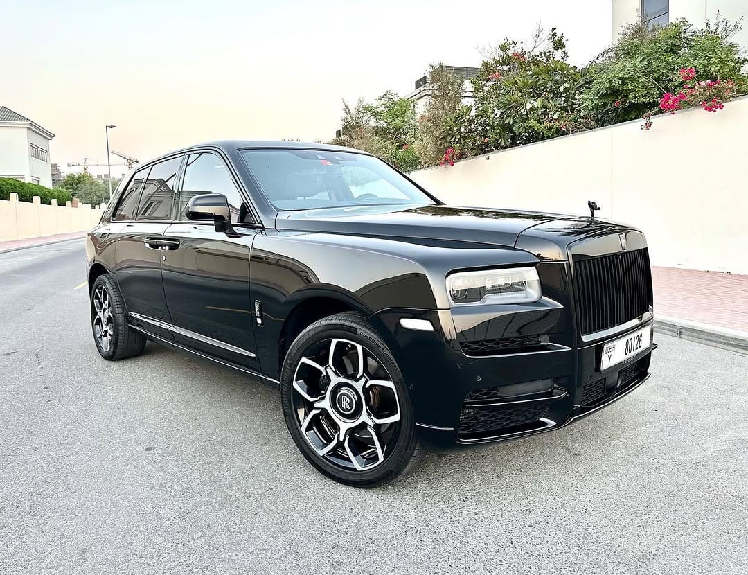Post 10 by ♻️Buy Sell Exchange CARS🚘and Watches🕰️ on Instagram (carousel)