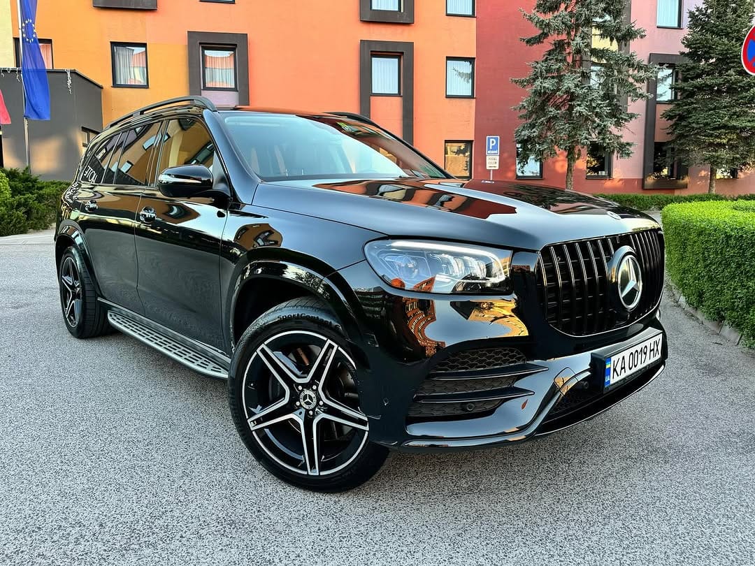 Post 6 by ♻️Buy Sell Exchange CARS🚘and Watches🕰️ on Instagram (carousel)