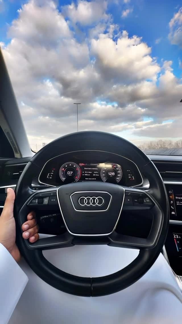 Post 3 by مكتب تاجير سيارات في دبي Car rental in Dubai🇦🇪 on Instagram (video)