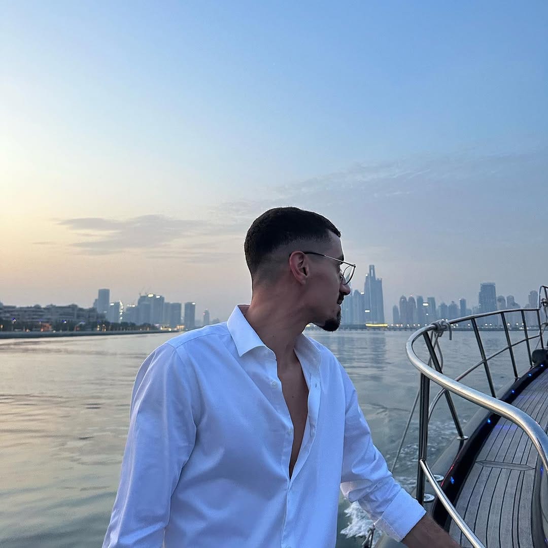 Post 10 by Doash on Instagram (carousel)