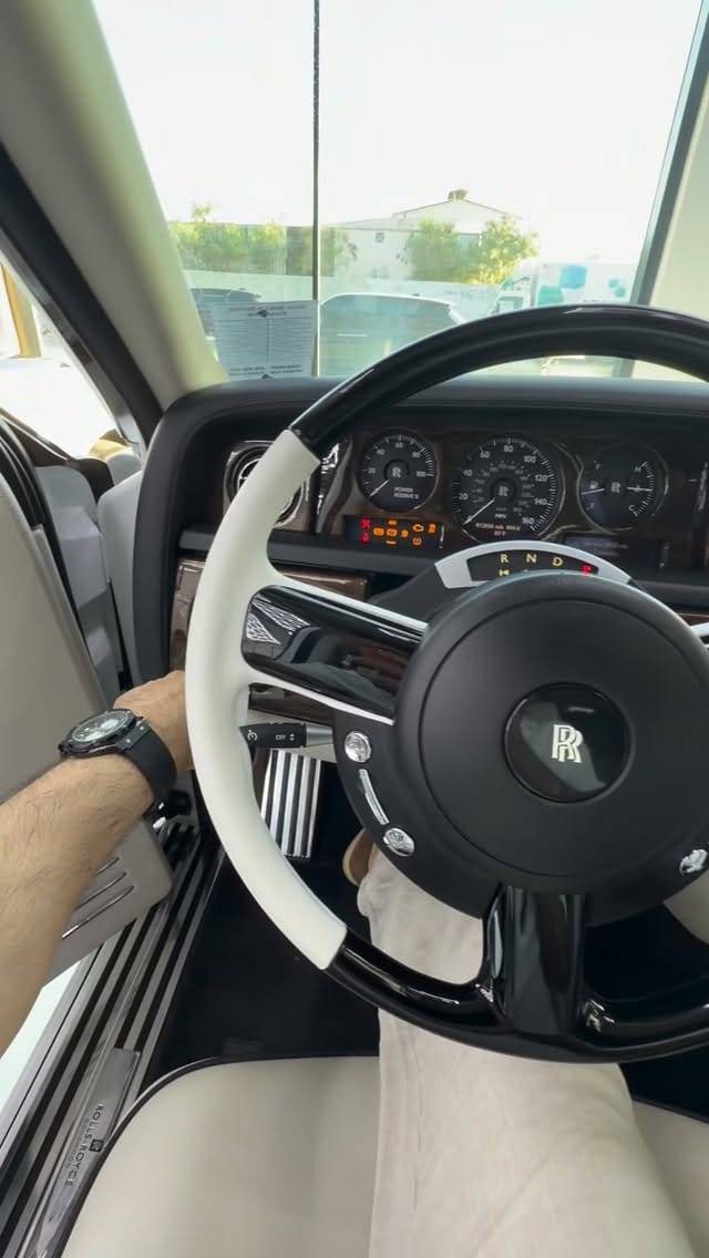 Post 5 by Lasluxurycar on Instagram (video)