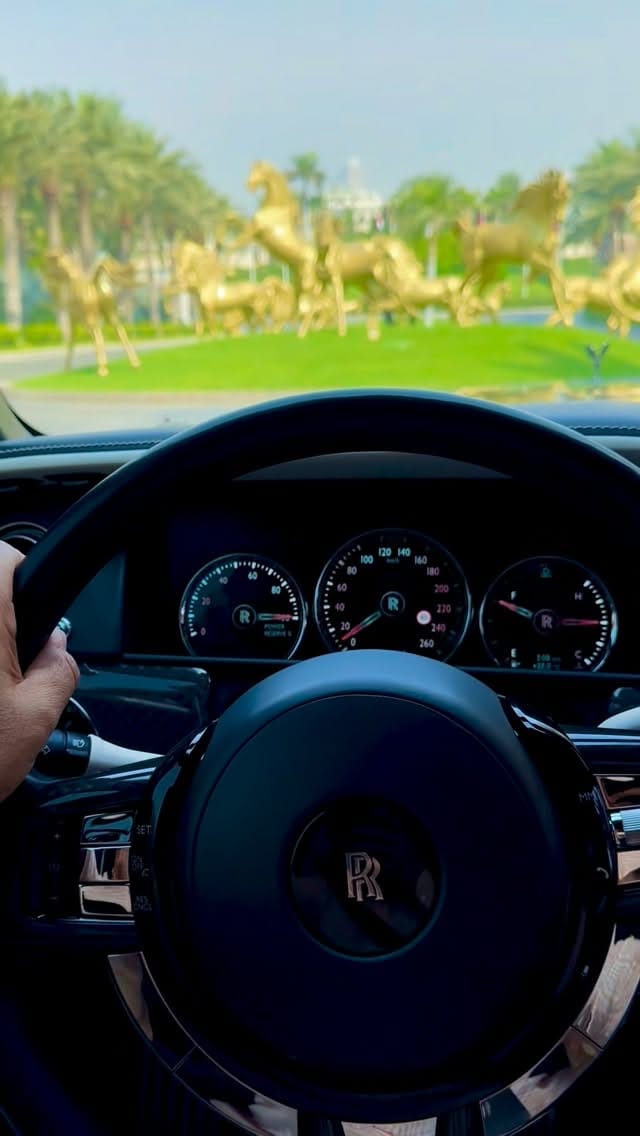 Post 6 by Lasluxurycar on Instagram (video)