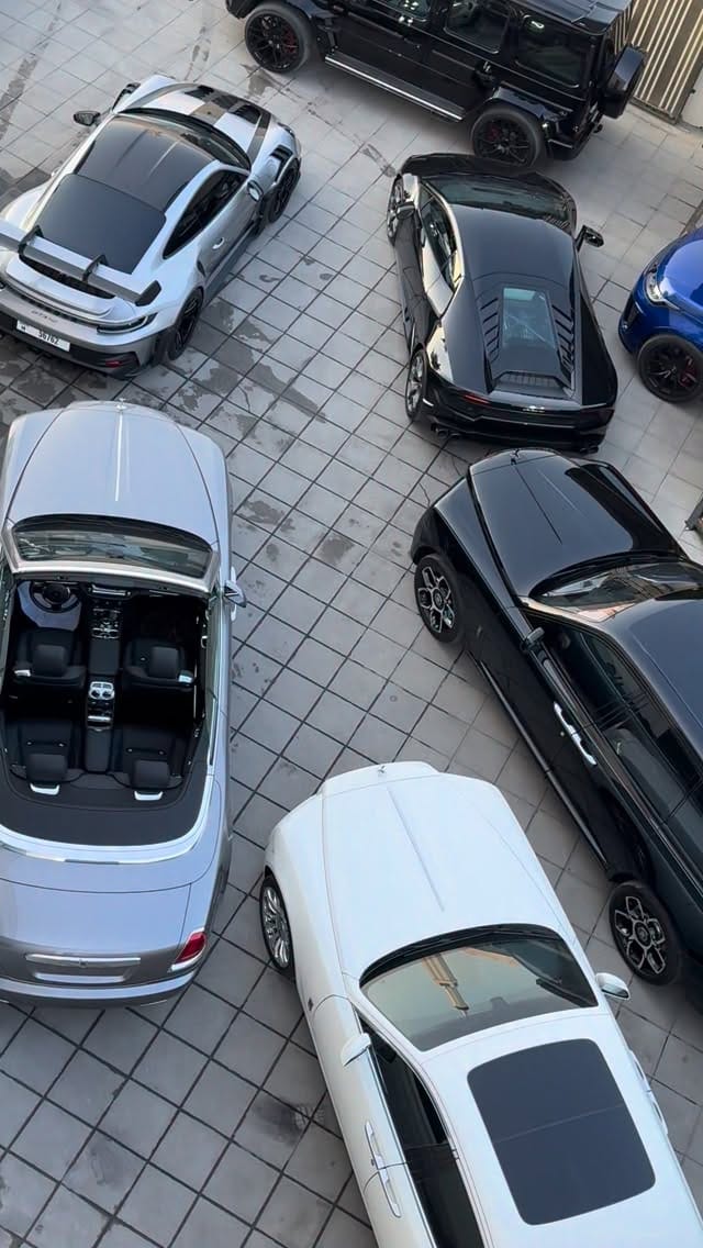 Post 4 by Lasluxurycar on Instagram (video)