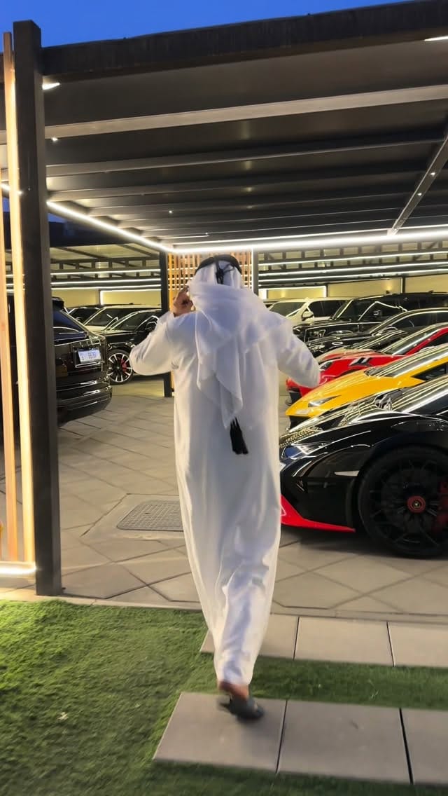Post 1 by Lasluxurycar on Instagram (video)