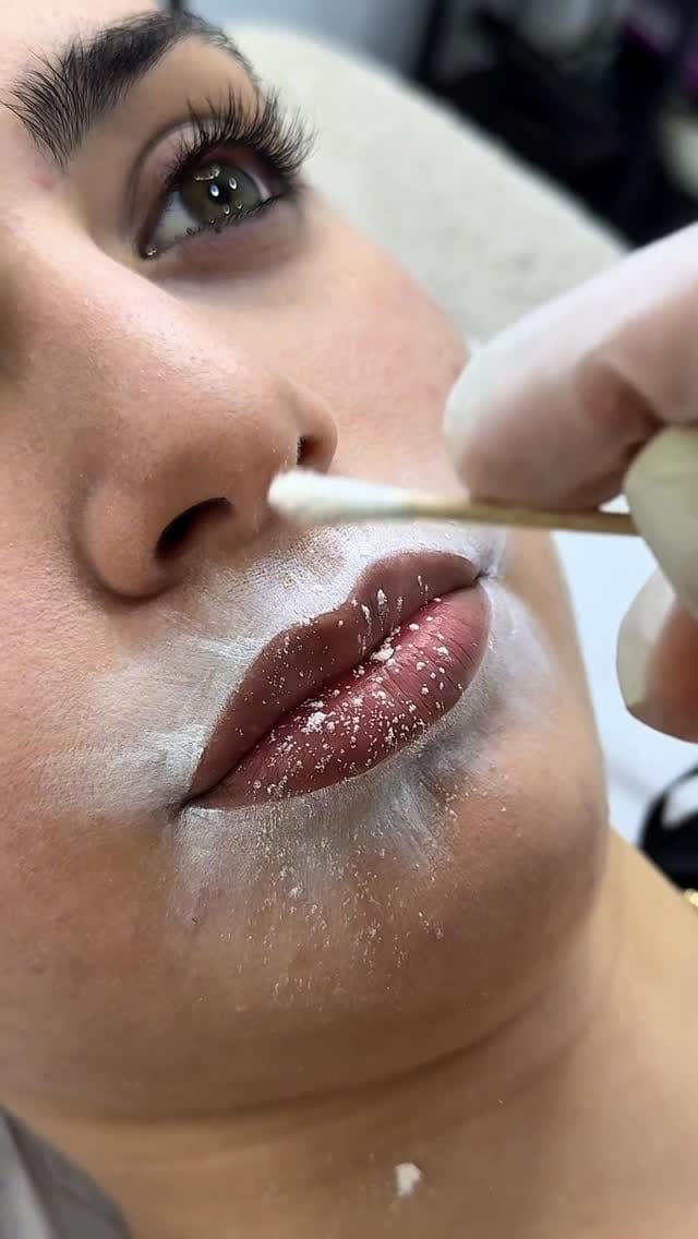 Post 3 by Dodaq | Qas | Layner |Qas silme on Instagram (video)