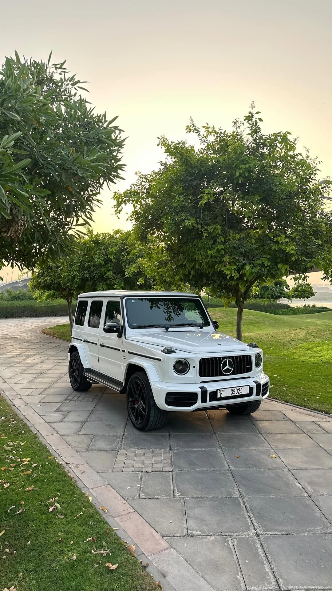 Post 2 by DUBAI CARS RENTAL🇦🇪 تأجير السيارات في دبي on Instagram (video)