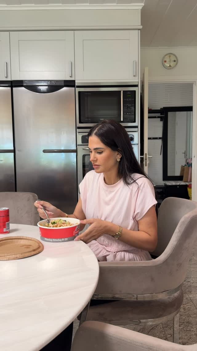Post 1 by Rim Ammouri on Instagram (video)