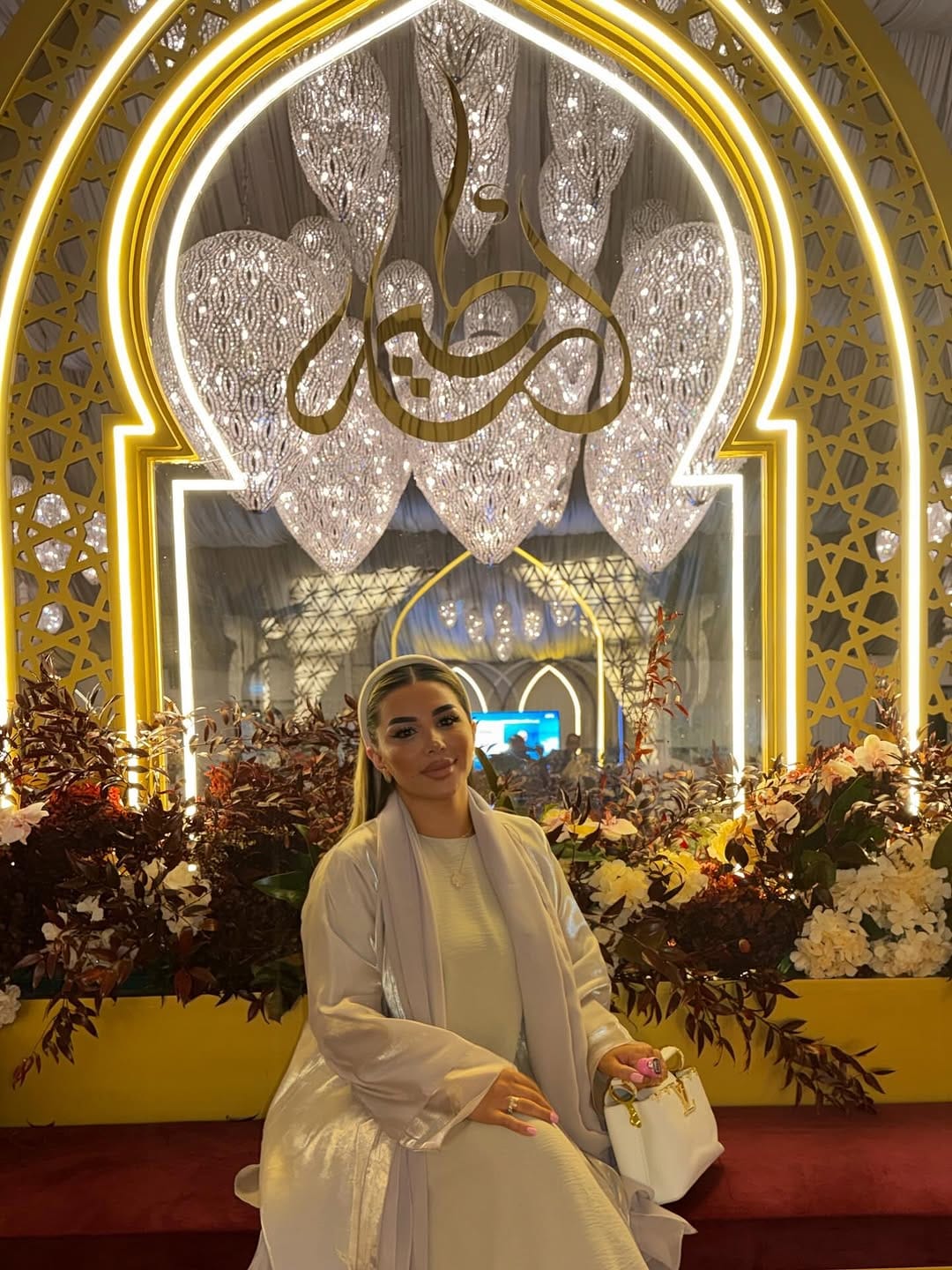 Post 7 by HANAN 🇱🇧 on Instagram (carousel)