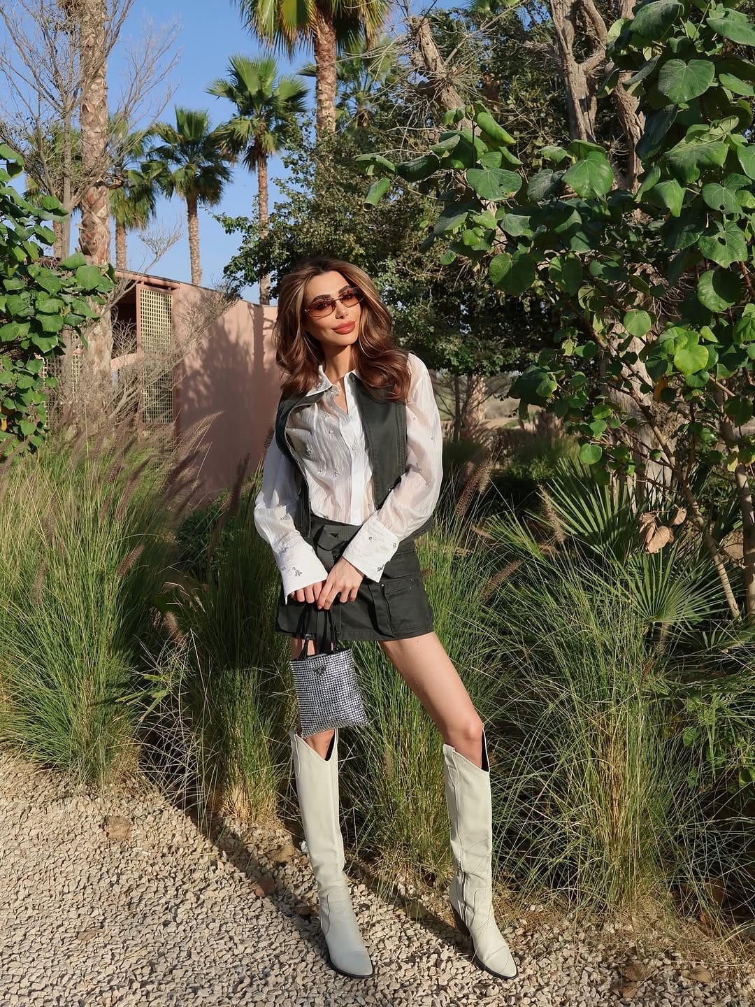 Post 7 by VERONICA on Instagram (carousel)