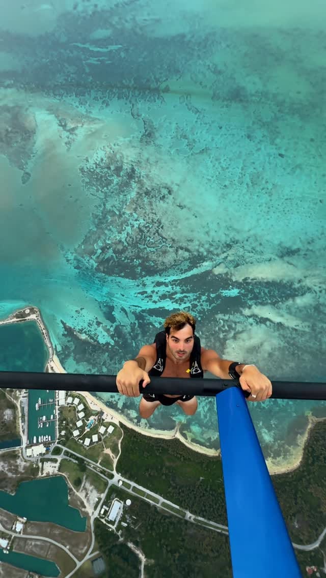 Post 5 by Α L Ξ X O N on Instagram (video)