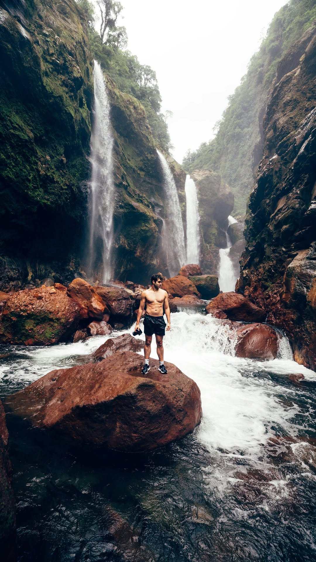 Post 6 by Α L Ξ X O N on Instagram (video)
