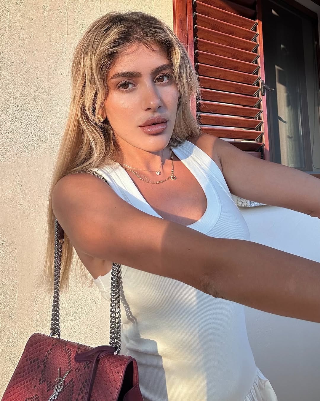 Post 9 by Lara on Instagram (carousel)