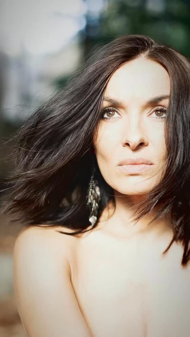 Post 6 by Yuliya Lysenko | Photographer on Instagram (video)