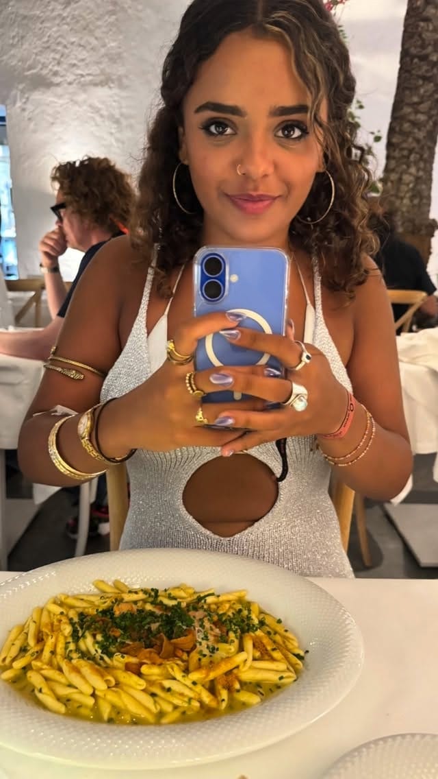 Post 2 by ⭐️Rupal Kothari⭐️ on Instagram (video)