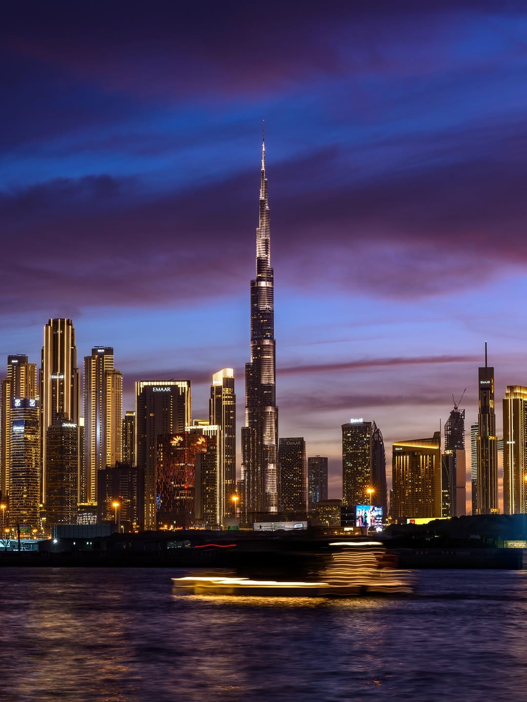 Post 3 by Essa Zahidi on Instagram (image)