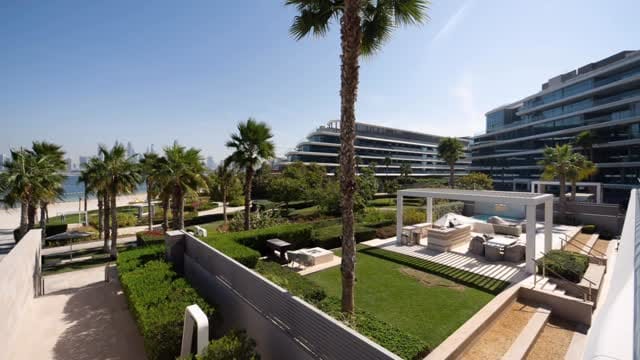 Post 5 by Hamzi Film Production - Dubai | Photographer | Videographer on Instagram (video)