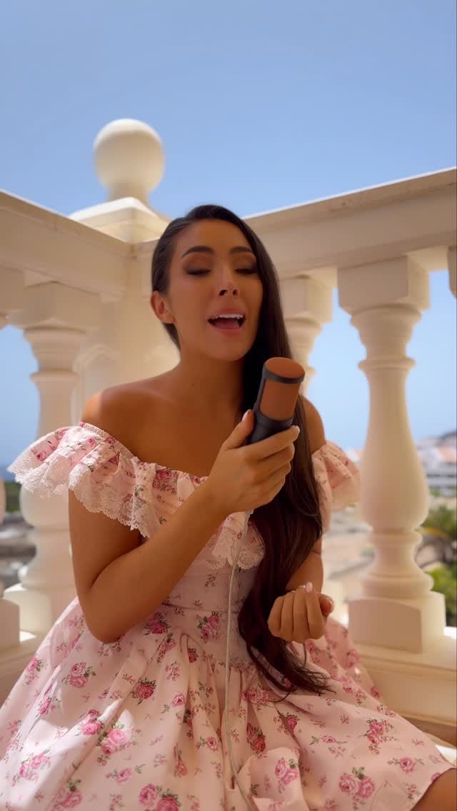 Post 9 by Maxime | Live Singer Dubai on Instagram (video)