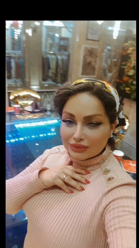 Post 5 by Homa Queen on Instagram (video)
