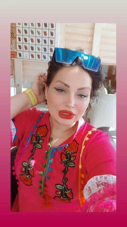 Post 8 by Homa Queen on Instagram (video)