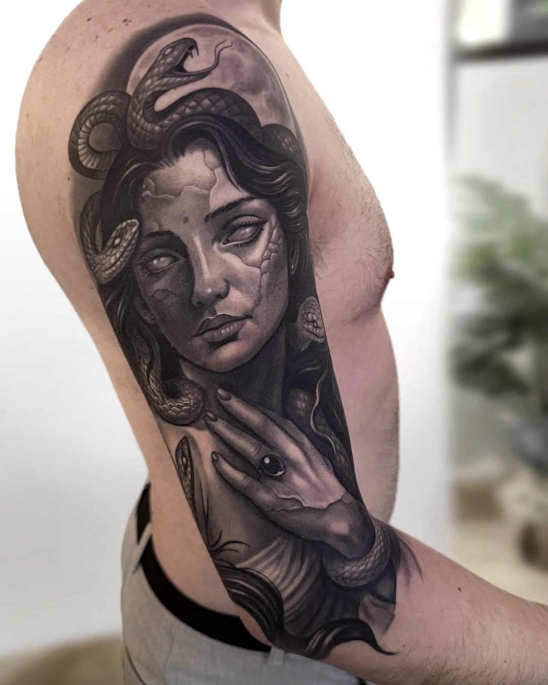 Post 2 by 🔹𝙵𝚛𝚊𝚗𝚔 𝚝𝚊𝚝𝚝𝚘𝚘𝚜. on Instagram (carousel)