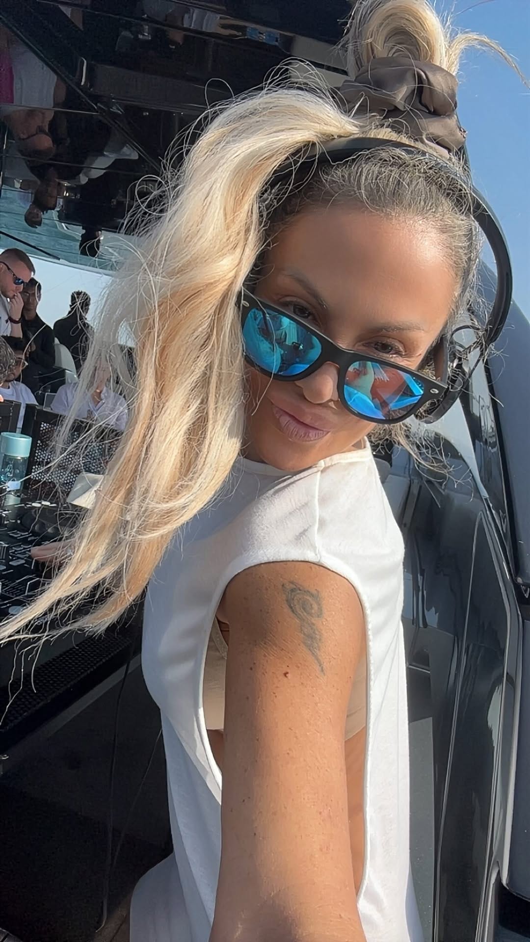 Post 4 by Dj Angela Pandelis on Instagram (video)